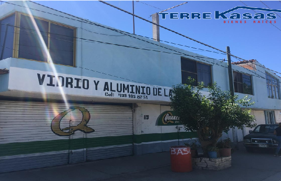 Casa con Locales Comerciales en Venta en Villanueva, Zac.