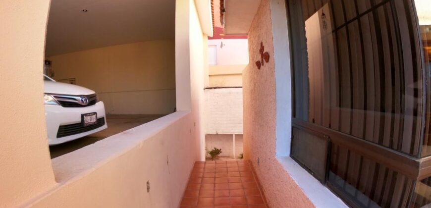 Casa en Venta en Guadalupe, en Privada Lomas de Bernárdez