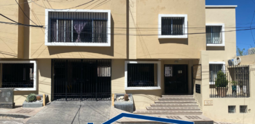 Edificio de Departamentos en Venta, En Colonia Lomas de la Soledad