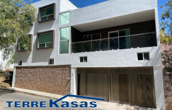 Casa en Renta en Guadalupe, en Privada Lomas de Bernárdez