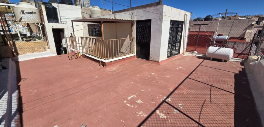 Casa con Locales Comerciales en Zacatecas en Zona Centro