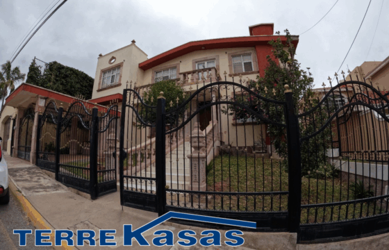 Casa Residencial en Venta en Guadalupe, en Privada Lomas de Bernárdez