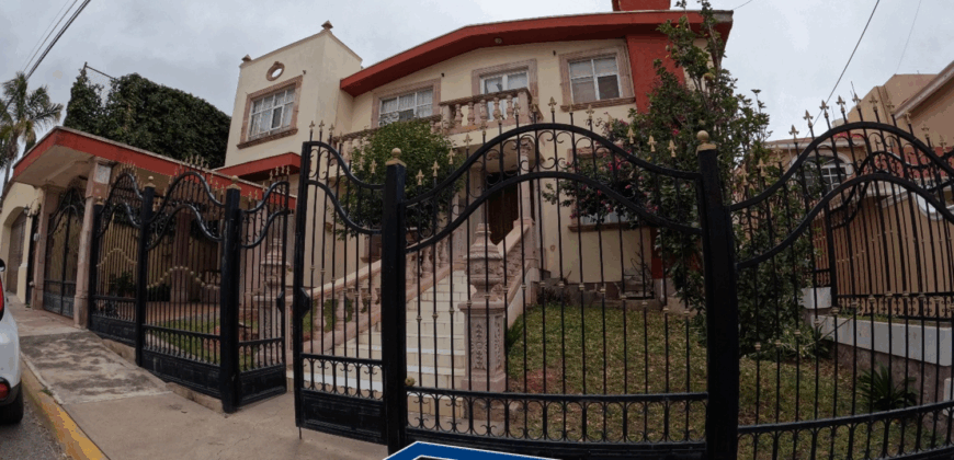 Casa Residencial en Venta en Guadalupe, en Privada Lomas de Bernárdez