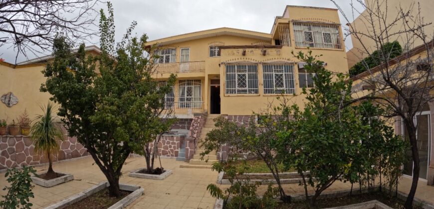 Casa Residencial en Venta en Guadalupe, en Privada Lomas de Bernárdez