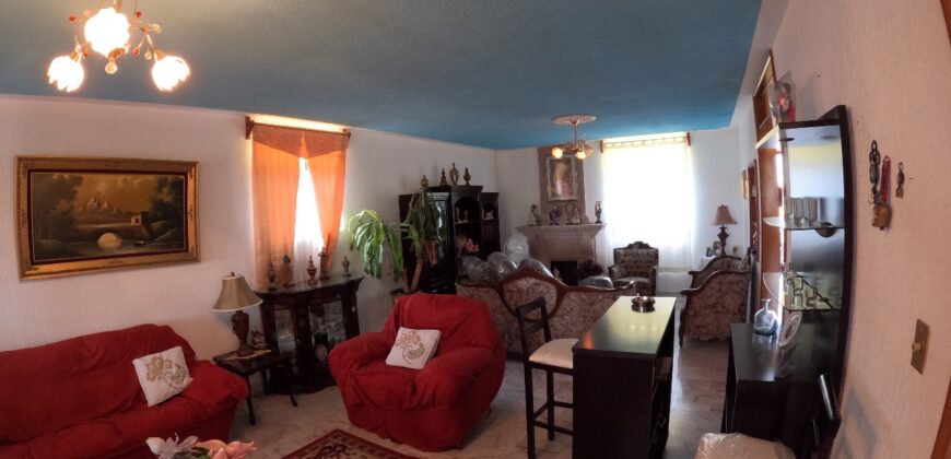 Casa Residencial en Venta en Guadalupe, en Privada Lomas de Bernárdez