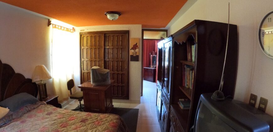 Casa Residencial en Venta en Guadalupe, en Privada Lomas de Bernárdez