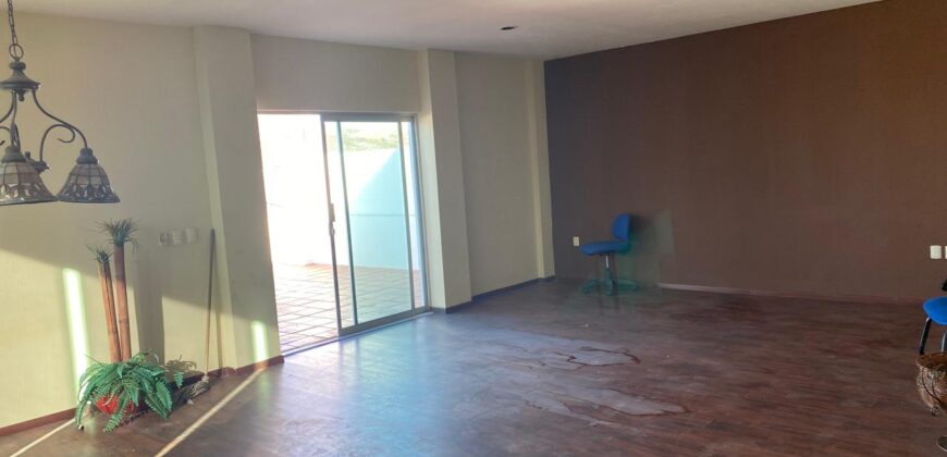 Bodega Comercial en Venta en Zacatecas, Sobre Avenida Netzahualcóyotl