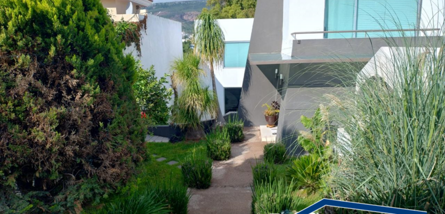 Casa en Venta en Guadalupe, en Privada Bernárdez