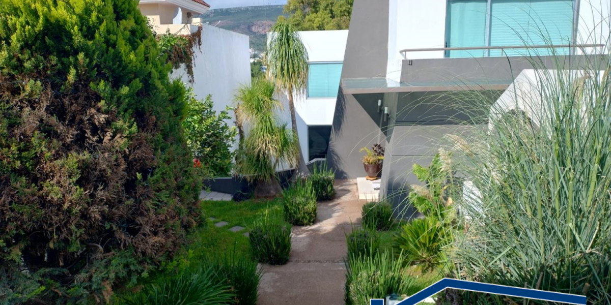 Casa en Venta en Guadalupe, en Privada Bernárdez