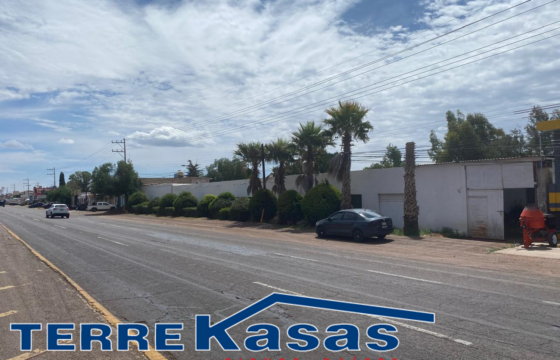 Casa con Locales Comerciales En Venta en Cieneguillas, Zacatecas
