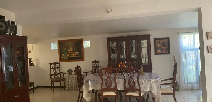 Casa con Locales Comerciales En Venta en Cieneguillas, Zacatecas