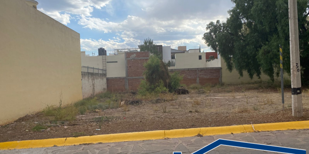 Terreno Residencial en Venta en Guadalupe, en Privada Lomas de Bernárdez