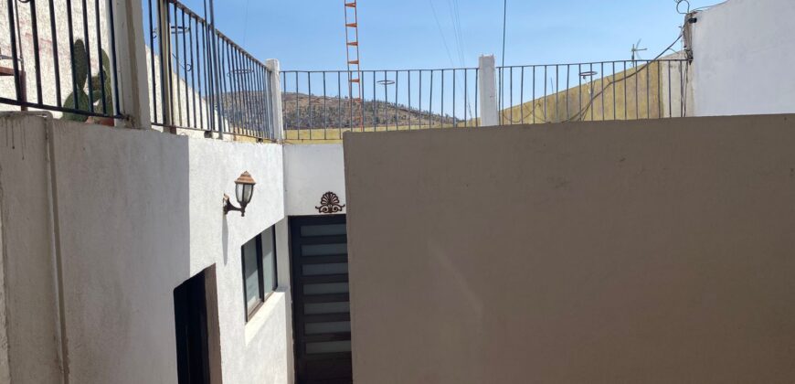 Casa con Departamento en Venta en Zacatecas, en Colonia Lomas de la Soledad
