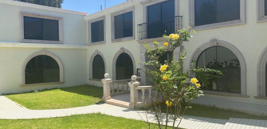 Casa Residencial en Venta en Guadalupe, en Privada Bernárdez