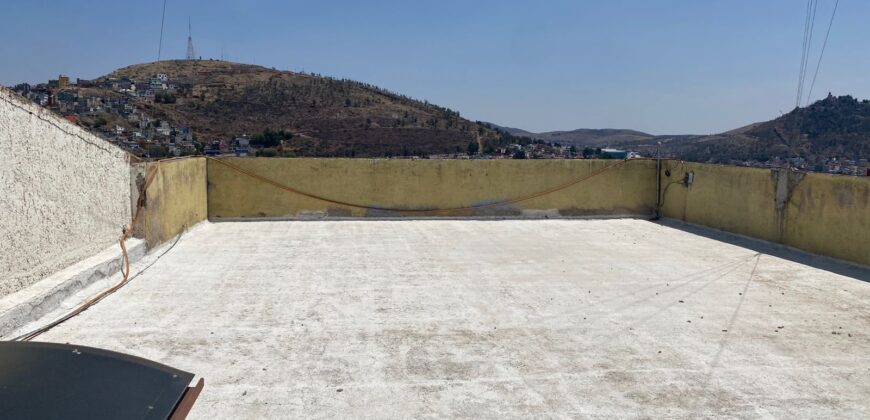 Casa con Departamento en Venta en Zacatecas, en Colonia Lomas de la Soledad