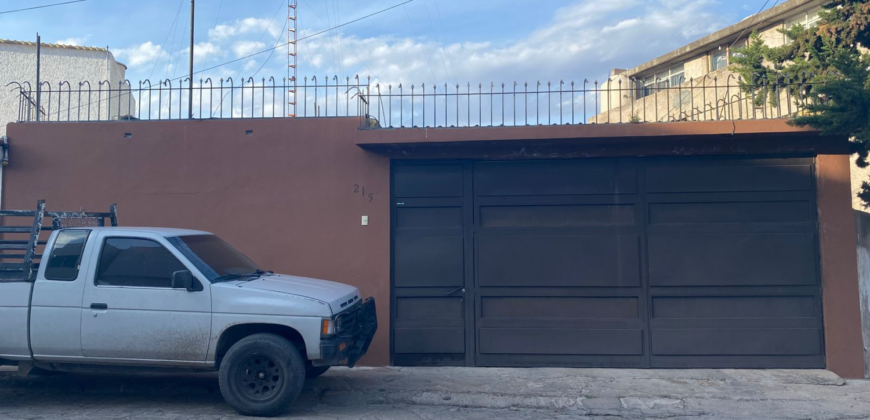 Casa con Departamento en Venta en Zacatecas, en Colonia Lomas de la Soledad
