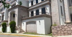 Casa Residencial en Venta en Guadalupe, en Privada Bernárdez