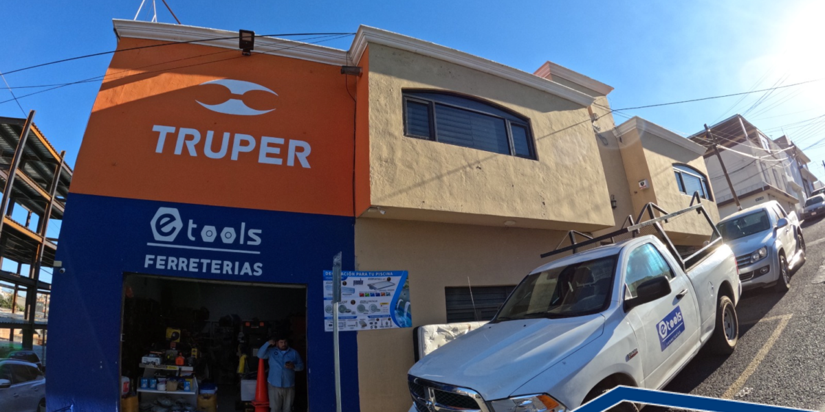 Casa con Locales Comerciales en Venta en Zacatecas, en Col. Lomas de la Pimienta