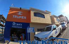 Casa con Locales Comerciales en Venta en Zacatecas, en Col. Lomas de la Pimienta