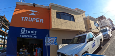 Casa con Locales Comerciales en Venta en Zacatecas, en Col. Lomas de la Pimienta