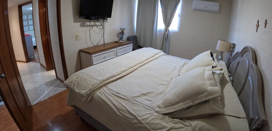Casa con Locales Comerciales en Venta en Zacatecas, en Col. Lomas de la Pimienta