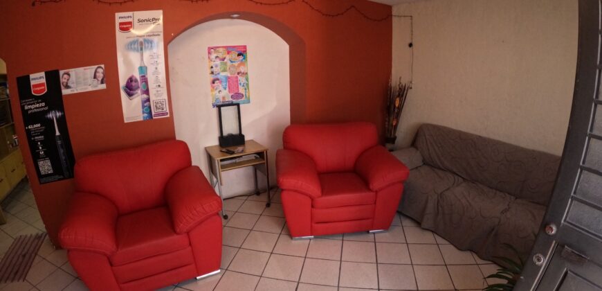 Casa con Locales Comerciales en Venta en Zacatecas, en Col. Lomas de la Pimienta