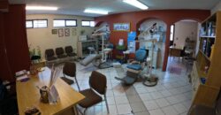 Casa con Locales Comerciales en Venta en Zacatecas, en Col. Lomas de la Pimienta