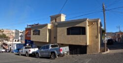 Casa con Locales Comerciales en Venta en Zacatecas, en Col. Lomas de la Pimienta
