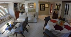 Casa con Locales Comerciales en Venta en Zacatecas, en Col. Lomas de la Pimienta