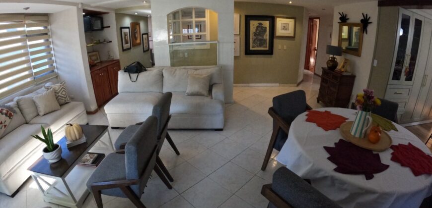 Casa con Locales Comerciales en Venta en Zacatecas, en Col. Lomas de la Pimienta