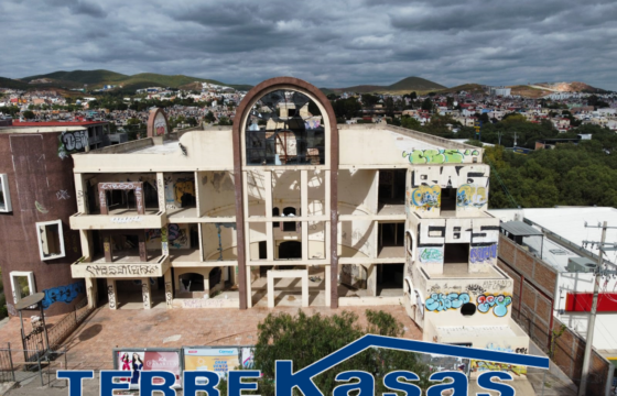 Edificio en Venta en Zacatecas en Colonia Las Colinas, Sobre Avenida García Salinas